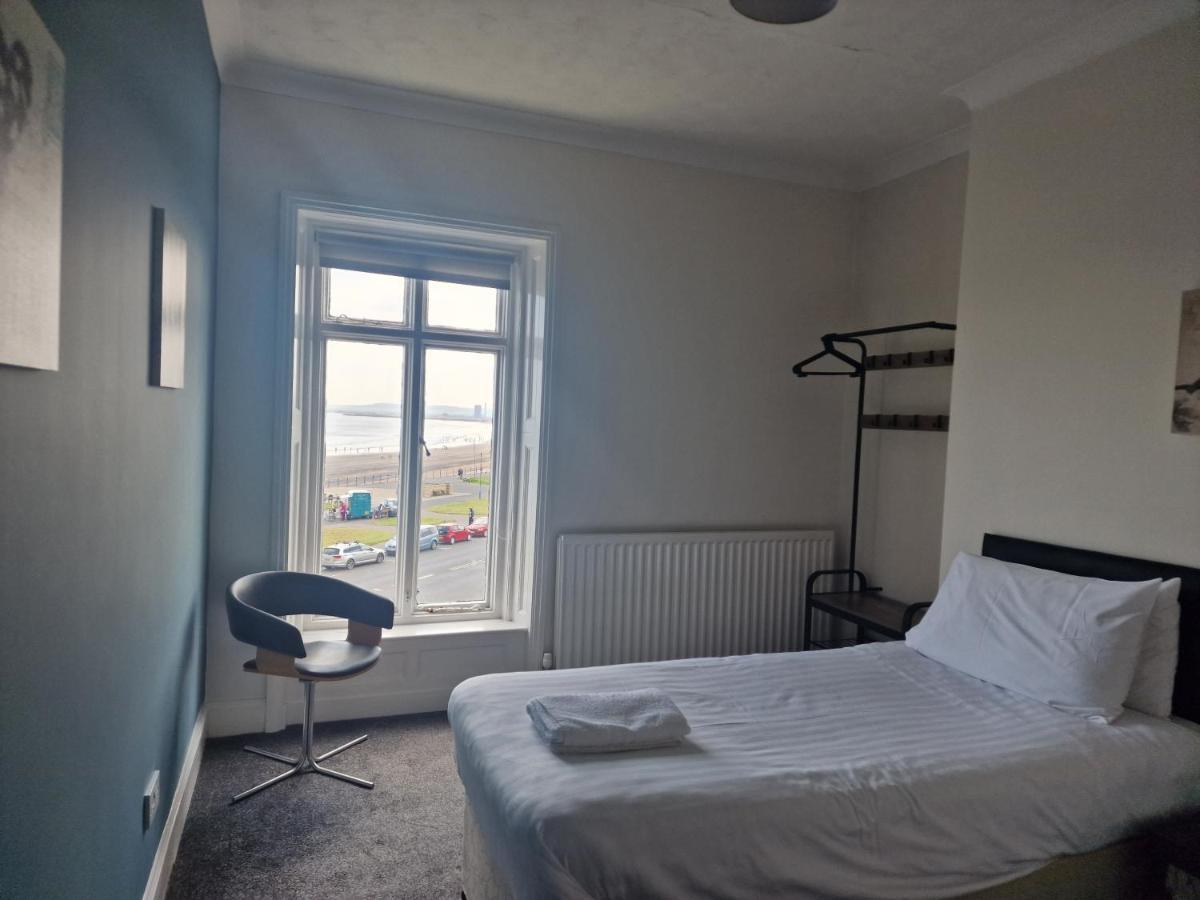 2 The Green, Exceptional Large House, Sea Views Loads Of Bathrooms Seaton Carew Eksteriør billede